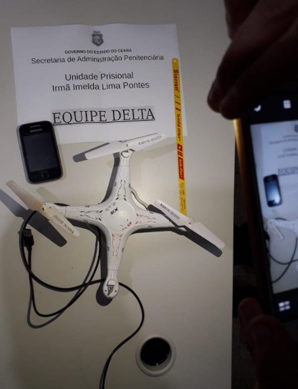 Drone sobrevoava a Unidade Prisional Irmã Imelda Lima Pontes, em Aquiraz, na Grande Fortaleza. — Foto: Reprodução/Sistema Verdes Mares