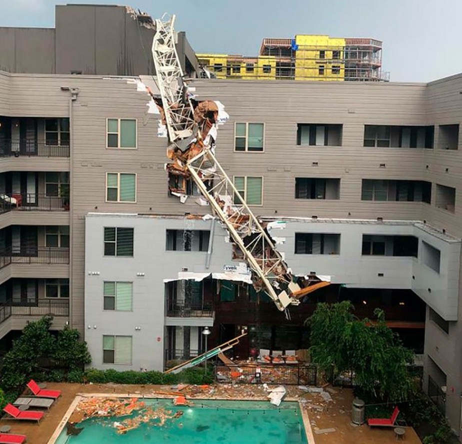 Lutadora do UFC escapa da morte apÃ³s guindaste de construÃ§Ã£o cair sobre seu apartamento