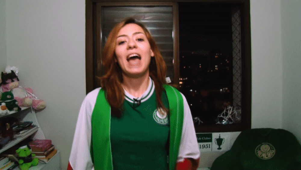 Conheça a torcedora do Palmeiras que viralizou em vídeo xingando jogador do Boca Juniors