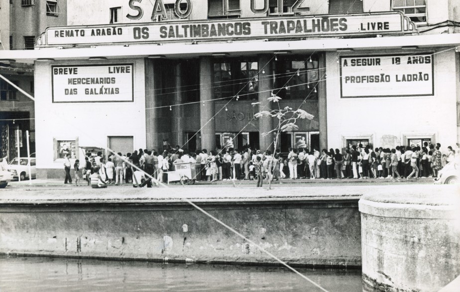 Cine São Luiz, no centro do Recife, no início dos anos 1980
