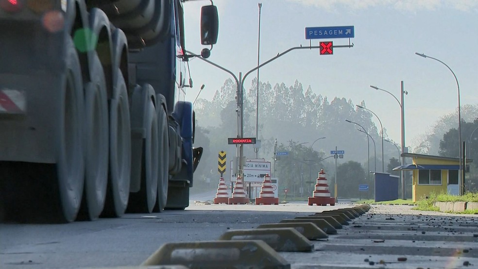 MPF quer balanças funcionando 24 horas nas estradas do Espírito Santo — Foto: Reprodução/ TV Gazeta