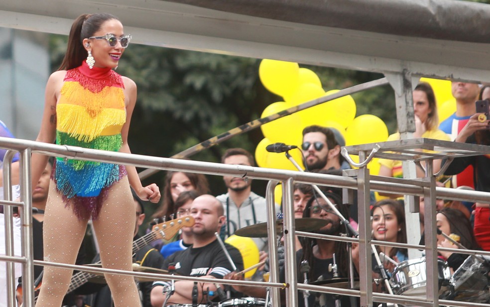 Anitta se apresenta na 22ª Parada LGBT em São Paulo (Foto:  Werther Santana/ Estadão Conteúdo)