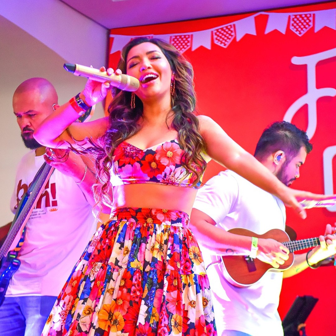 A cantora Karinah (Foto: Thiago Duran)