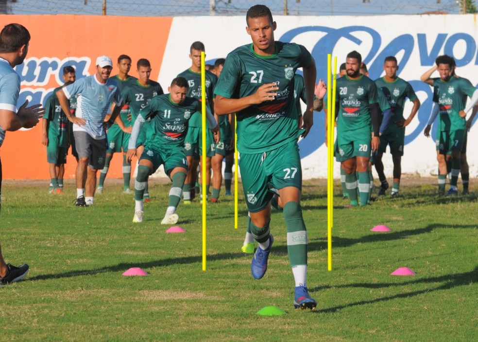 Elenco do Nacional de Patos treinou intensamente na pausa de carnaval � Foto: Joab Medeiros / Nacional-PB
