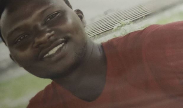 Moïse Mugenyi Kabagambe tinha 24 anos Foto: Gabriel de Paiva sobre imagem de álbum de família 