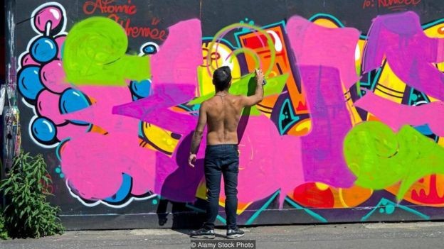 O verdadeiro sucesso no trabalho vem de 'ser capaz de compartilhar ideias diferentes sem se sentir marginalizado', sugerem especialistas (Foto: ALAMY STOCK PHOTO via BBC) O verdadeiro sucesso no trabalho vem de 'ser capaz de compartilhar ideias diferentes sem se sentir marginalizado', sugerem especialistas (Foto: ALAMY STOCK PHOTO via BBC)