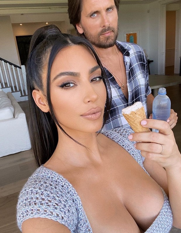 Kim Kardashian ainda de aliança em fotos antigas (Foto: Reprodução/Instagram)