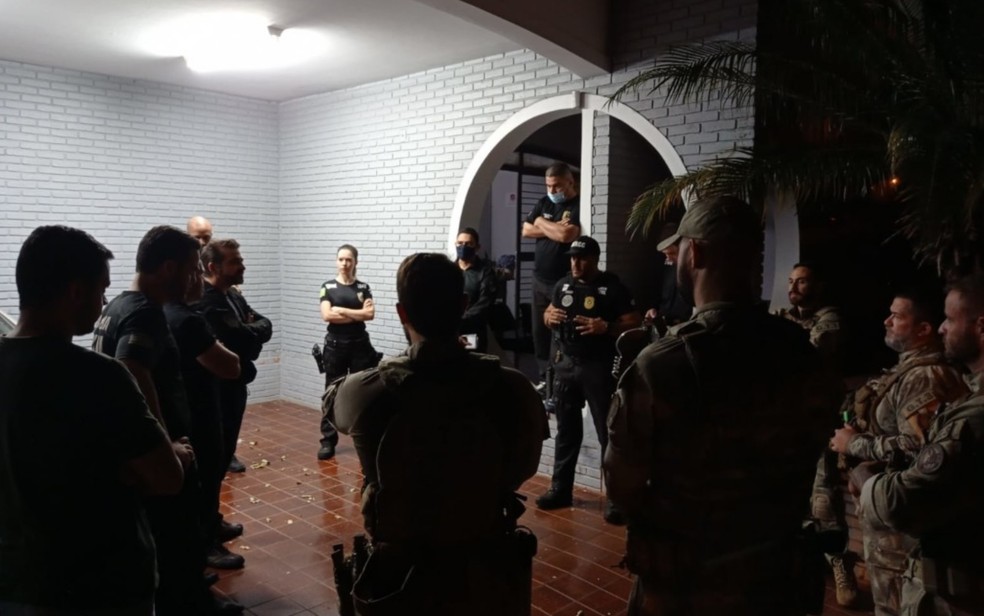 Suspeitos de se passarem por desembargadores para aplicar golpes em políticos no Maranhão são presos em Goiânia, Goiás — Foto: Divulgação/Polícia Civil 