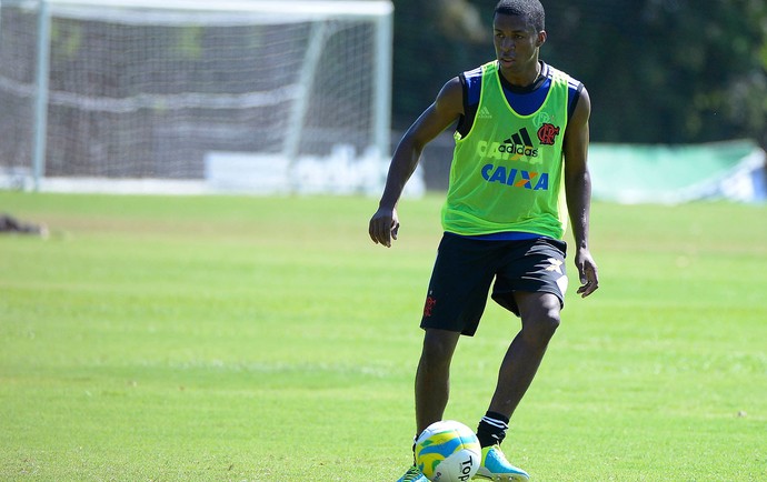 Erazo festeja a chegada do dia tão esperado, o de sua estreia pelo Fla