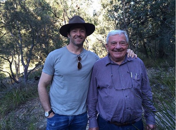 O ator Hugh Jackman com o pai (Foto: Instagram)