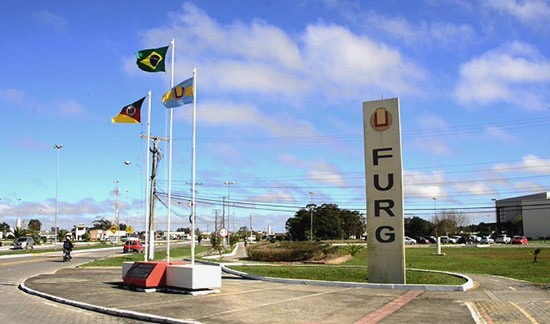 FURG é condenada a indenizar família em mais de R$ 800 mil por demora em parto e sequelas em bebê, decide TRF-4