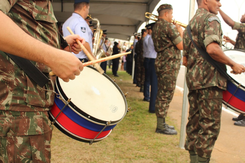 Orquestra do Exército participou de desfile militar em Porto Velho. (Foto: Pedro Bentes/G1)