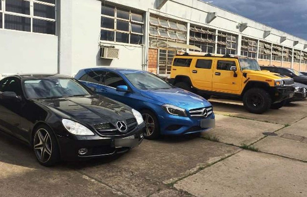 Veículos foram apreendidos no decorrer da operação realizada nesta quinta-feira (4) (Foto: Divulgação/Polícia Civil)