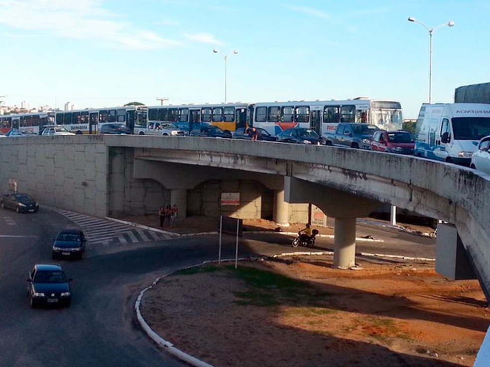 Viaduto da Urbana, no bairro das Quintas, em Natal (Arquivo) — Foto: Kléber Teixeira/Inter TV Cabugi