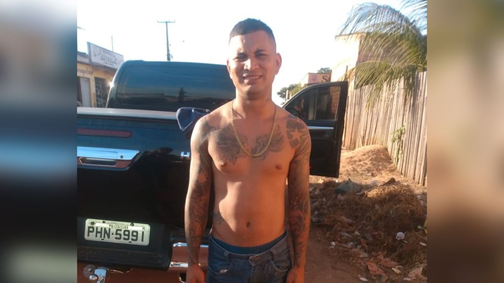 Jackson Douglas foi preso por dirigir sem CNH e oferecer propina aos policias no Juá— Foto: PM/Divulgação 