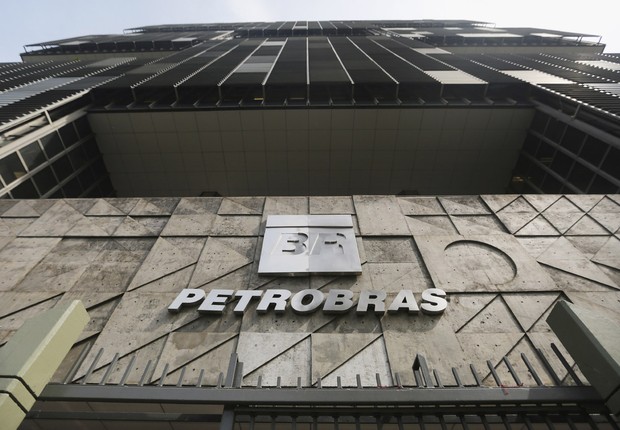 Logotipo na fachada da sede da Petrobras, no Rio de Janeiro (Foto: Mario Tama/Getty Images)