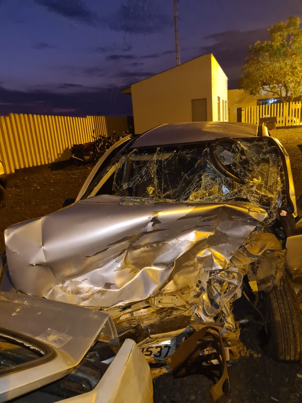 Idosa morre e duas pessoas ficam gravemente feridas após acidente em Missal, diz polícia 