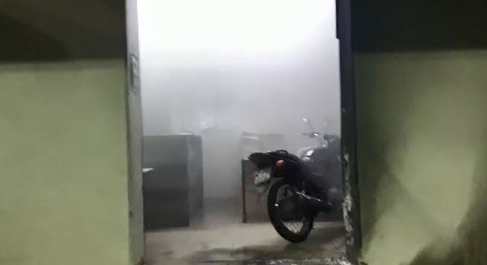Jornalista percebeu fumaça e conseguiu controlar princípio de incêndio em prédio, em Olímpia (SP) — Foto: Arquivo Pessoal
