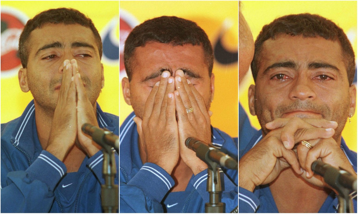 Romário chora em coletiva após ser cortado da Copa da França