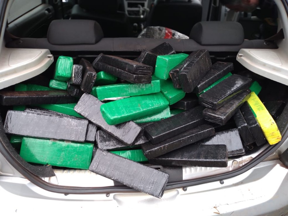 Polícia Civil apreende 190 quilos de entorpecentes em Piraju  — Foto: Polícia Rodoviária/ Divulgação 