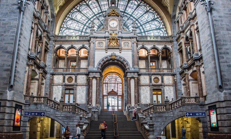 O hall da estação Antwerp conta com mais de 20 tipos de pedra e mármore diferentes — Foto: Flickr / Ted McGrath / Creative Commons