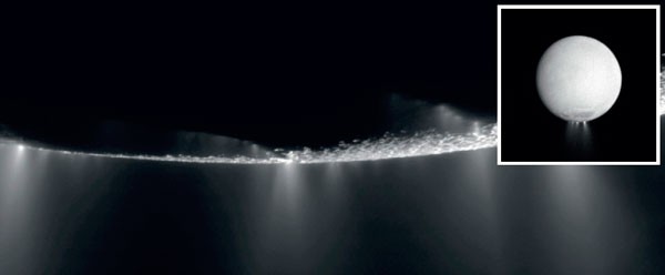 (2) Encélado: Expele um vapor carregado de partículas de gelo através de seu pólo sul — cientistas acreditam que ela possa abrigar vida   (Foto: NASA)