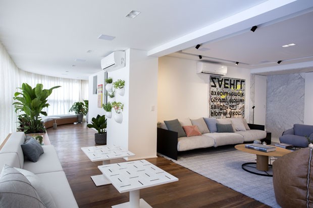 Decoração com cores neutras atualiza apartamento de 230 m² em SP (Foto: Divulgação)