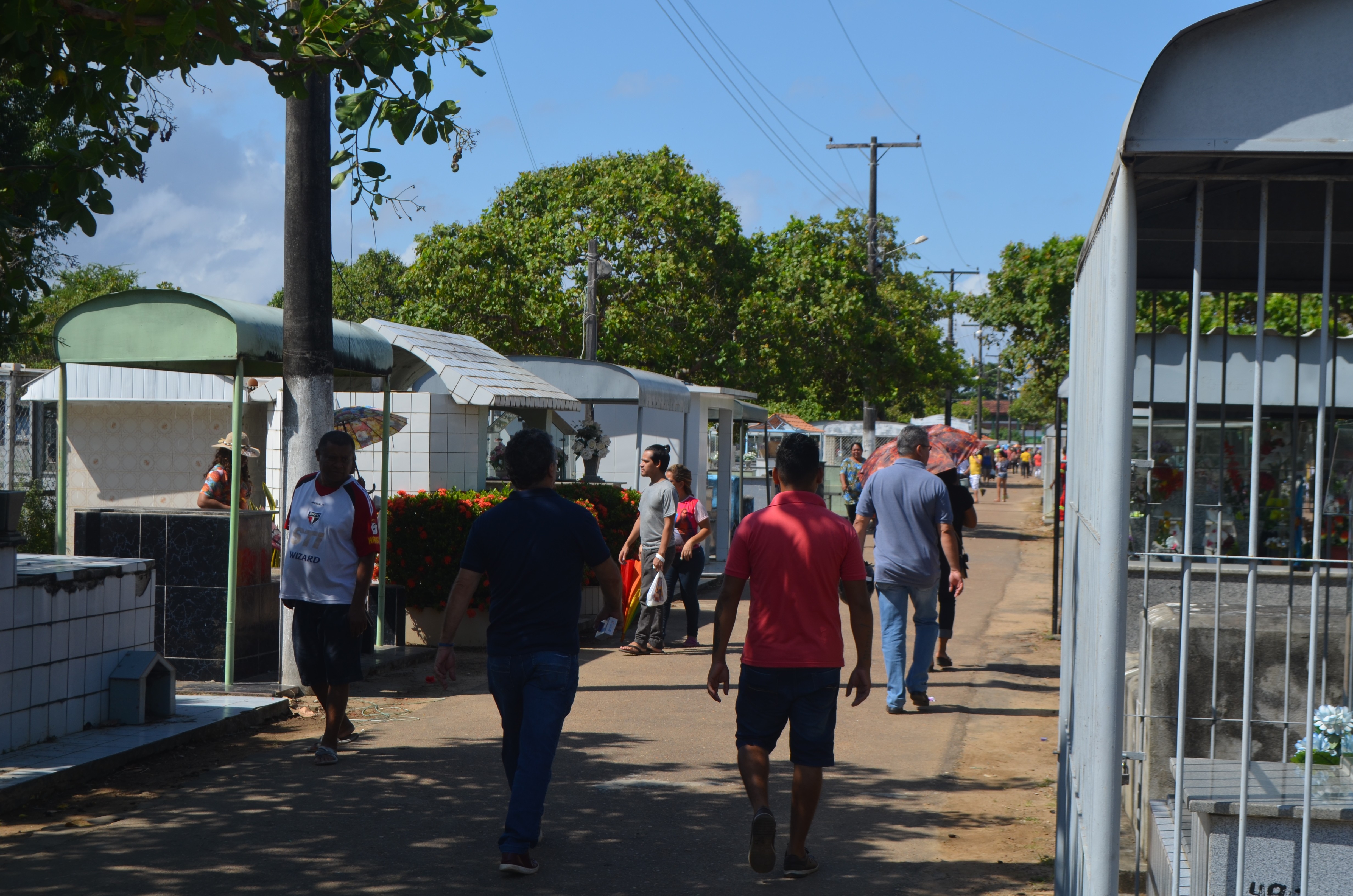 Finados: veja o que pode e o que não pode ao visitar os cemitérios de Macapá no feriado