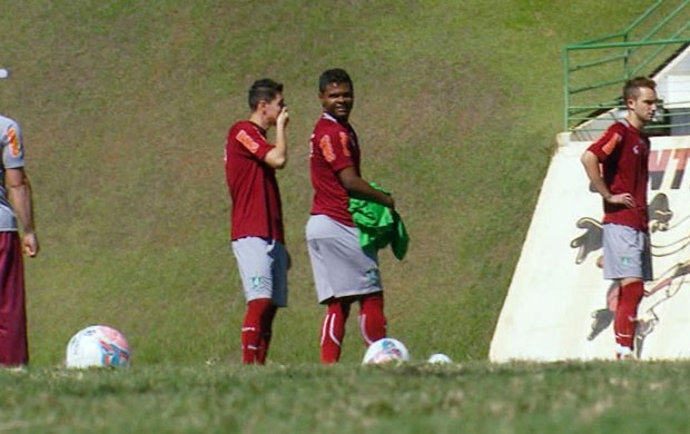 De olho no Boa Esporte, América-MG treina em CT em Elói Mendes (Foto: Reprodução EPTV)
