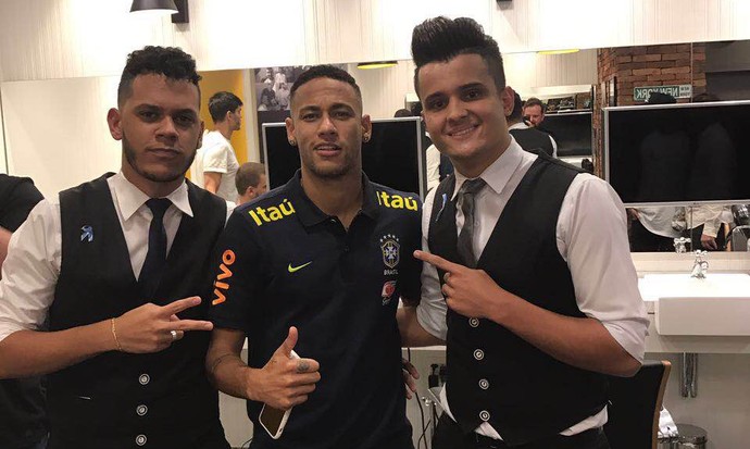 Encantado com a seleção, Cortês desafia Neymar com corte de cabelo