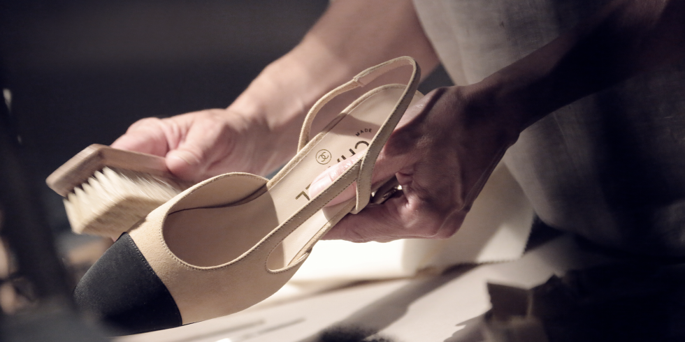 O icônico sapato bicolor da Chanel (Foto: Divulgação)