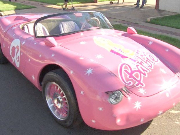Primeiro carro da Barbie não era rosa; veja os modelos guiados pela  personagem - RIC Mais