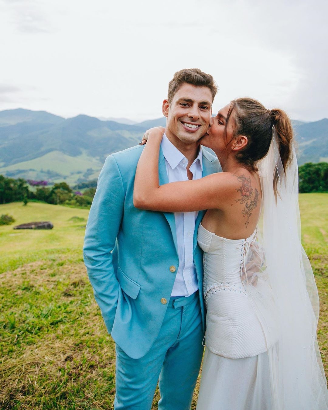 Mariana Goldfarb mostra fotos do casamento com Cauã Reymond (Foto: Reprodução/Instagram)