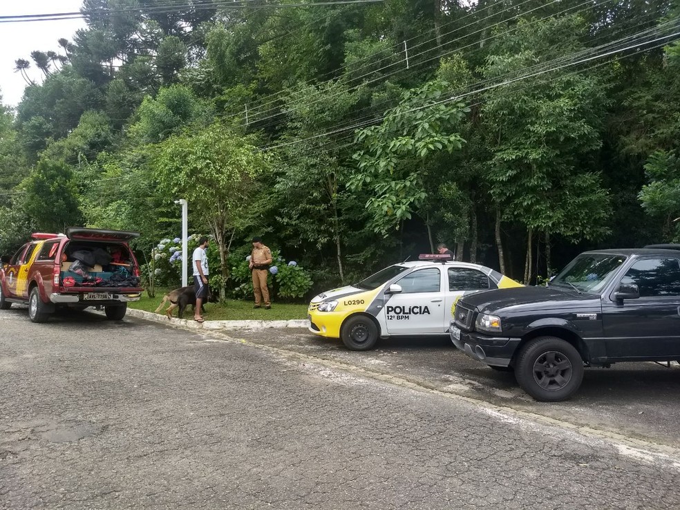 O corpo foi encontrado próximo à Rua Amadeu Nico, a uma distância de cerca de 2,5 quilômetros do local do desaparecimento. (Foto: Amanda Menezes/RPC)