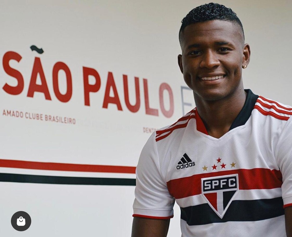 Quem deve ser o titular da lateral? Veja os números de Orejuela e Igor Vinícius