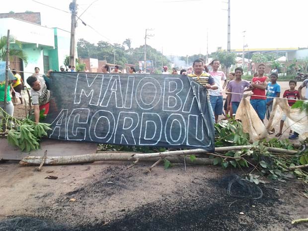 Protesto na Maioba (Foto: Domingos Ribeiro/Mirante AM)