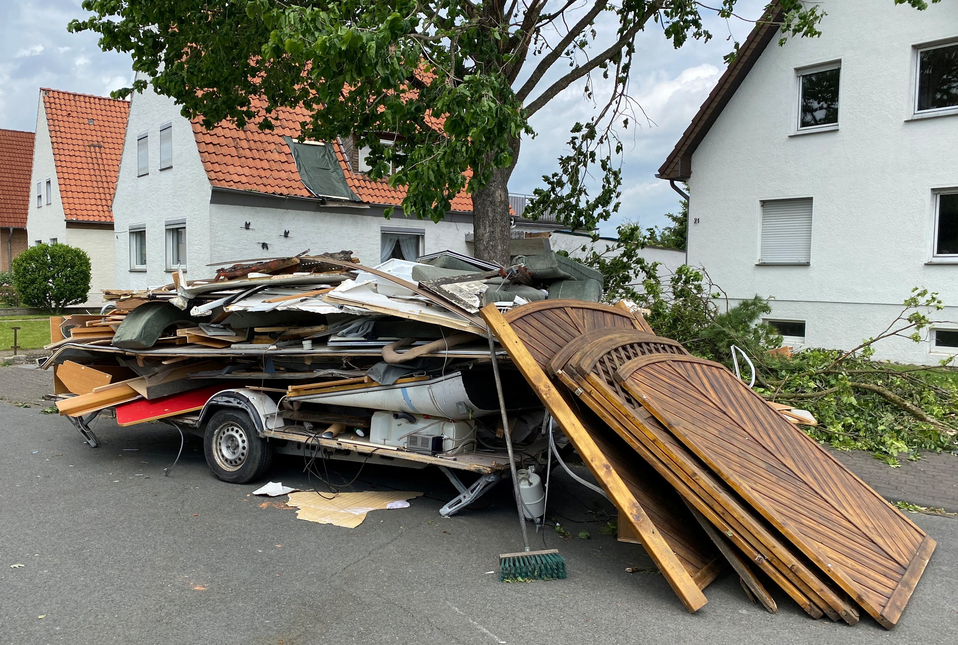 Uma pessoa morre em possível tornado na Alemanha; pelo menos 40 ficam feridos