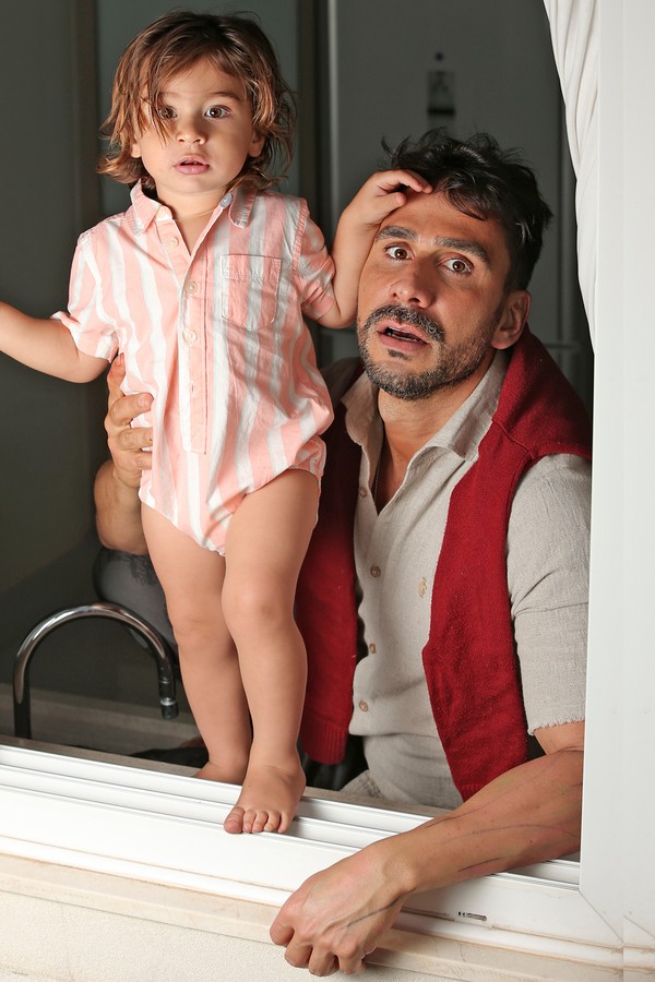 Julio Rocha diverte seguidores com relatos sobre paternidade (Foto: reprodução/Instagram)