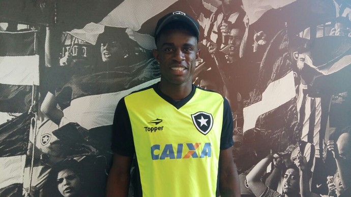 Marcelo zagueiro do Botafogo (Foto: Felippe Costa) Marcelo zagueiro do Botafogo (Foto: Felippe Costa)