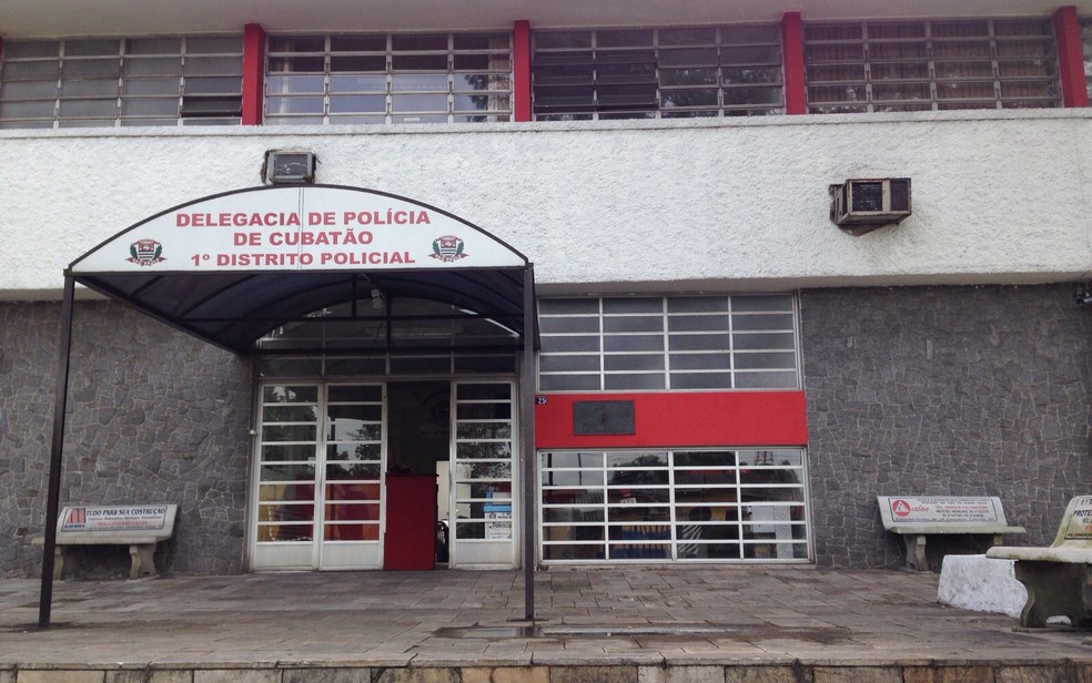Caso foi encaminhado para a Delegacia Sede de Cubatão (Foto: Mariane Rossi/G1)
