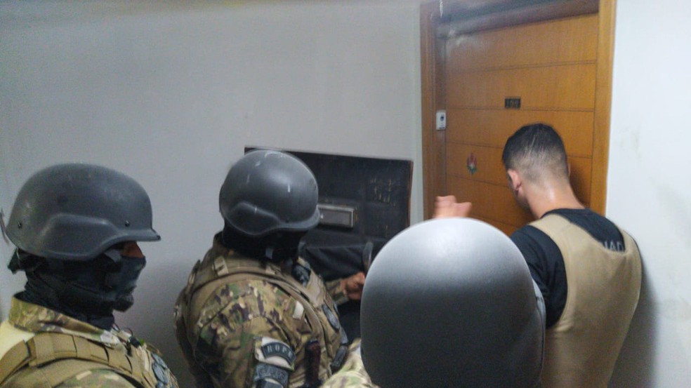 Polícia Militar realizou intervenção tática para conter homem, em João Pessoa — Foto: PM/Divulgação