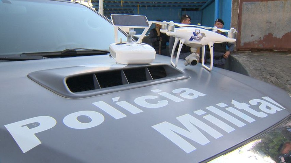Polícia Militar passa a usar drones em operações — Foto: Carlos Palito / TV Gazeta