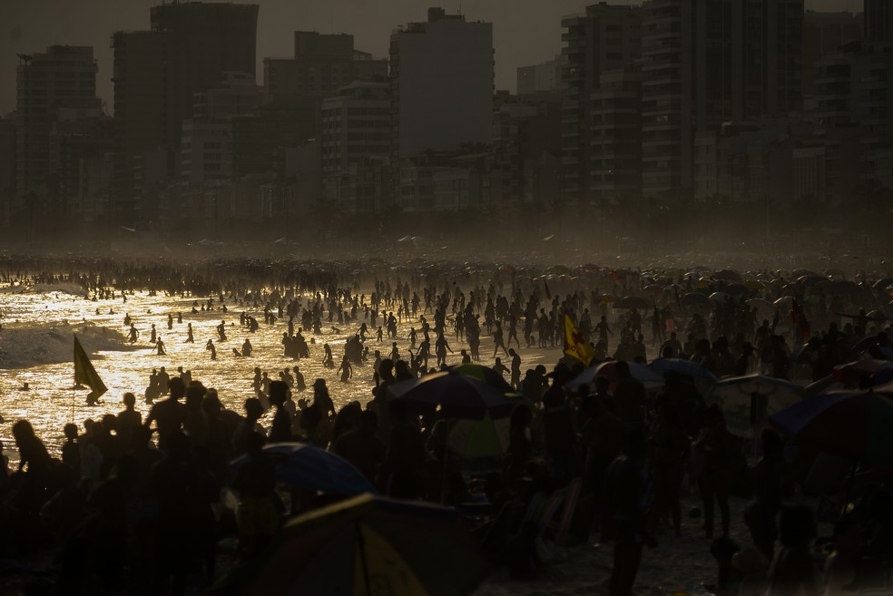eriado do Dia da Independência do Brasil de praias lotadas no Rio de Janeiro em plena pandemia de Covid 19, nesta segunda-feira, 7 de Setembro.  — Foto: Erbs jr./Framephoto/Estadão Conteúdo