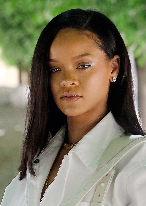 PARIS, FRANCE - JUNE 21:  Singer Rihanna attends the Louis Vuitton Menswear Spring/Summer 2019 show as part of Paris Fashion Week on June 21, 2018 in Paris, France.  (Photo by Chesnot/WireImage) (Foto: WireImage)
