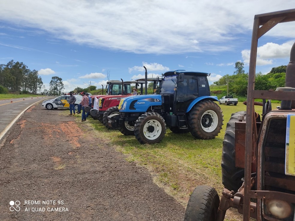 Mirante do Paranapanema foi um dos pontos com manifestação — Foto: Márcio Júlio Pissinati