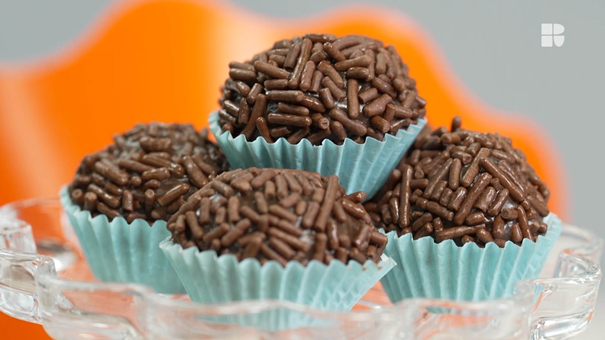 Brigadeiro de festa | Doces e sobremesas | Receitas