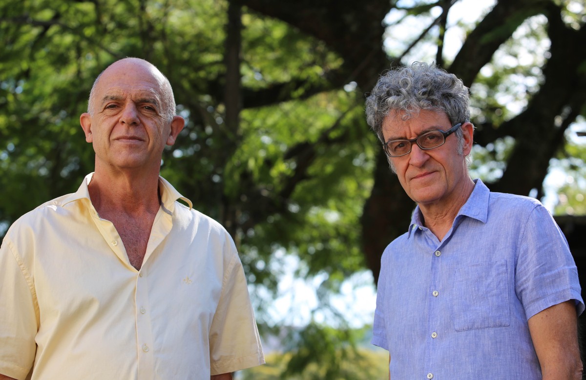 Maurício Pereira reformata obra autoral no álbum ‘Micro’ somente com a guitarra de Tonho Penhasco |  Weblog do Mauro Ferreira