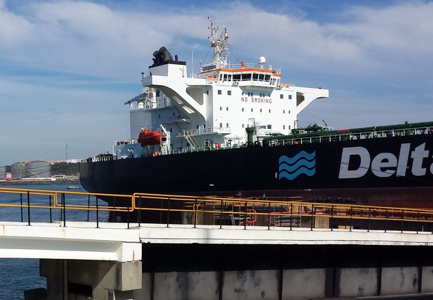 Navio petroleiro Bouboulina, de bandeira grega, e a empresa grega Delta Tankers (Foto: Wikimedia commons)