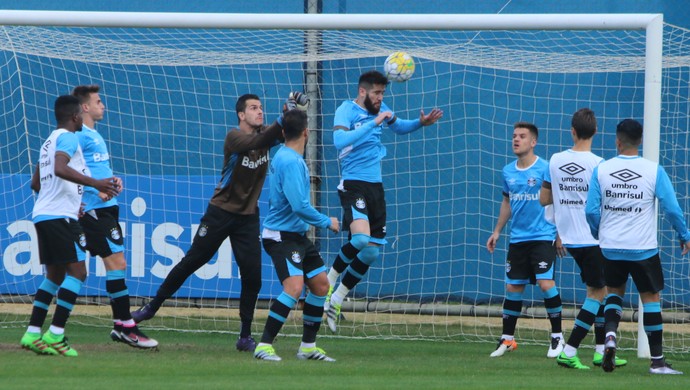Grêmio usa estudo para ajustar bola aérea e manter defesa zerada em casa
