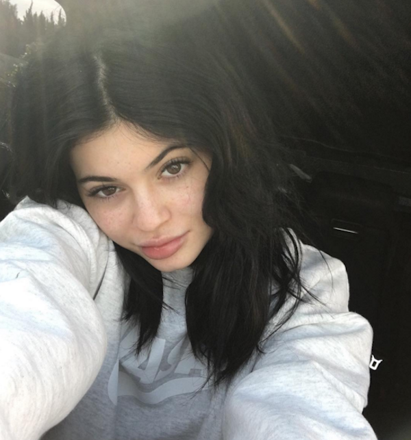 Um selfie recente de Kylie Jenner com seus lábios turbinados (Foto: Instagram)